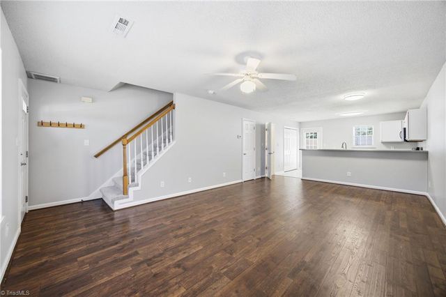 302 Carrington Lane, Thomasville, NC 27360