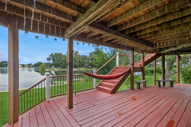 2202 LAKE SHORE Drive, Lindenhurst, IL 60046