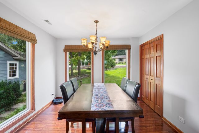 2202 LAKE SHORE Drive, Lindenhurst, IL 60046