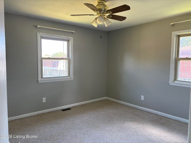 6709 Falling Star Dr, Louisville, KY 40272