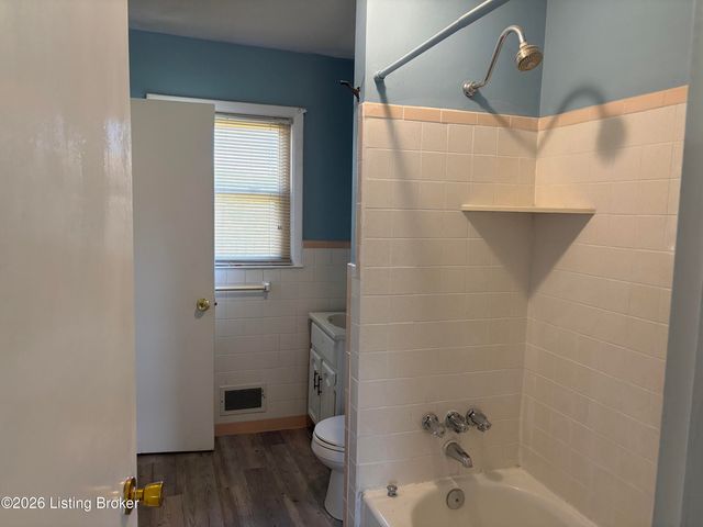 6709 Falling Star Dr, Louisville, KY 40272