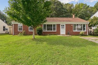 934 Red Oak CIR, Newport News, VA 23608