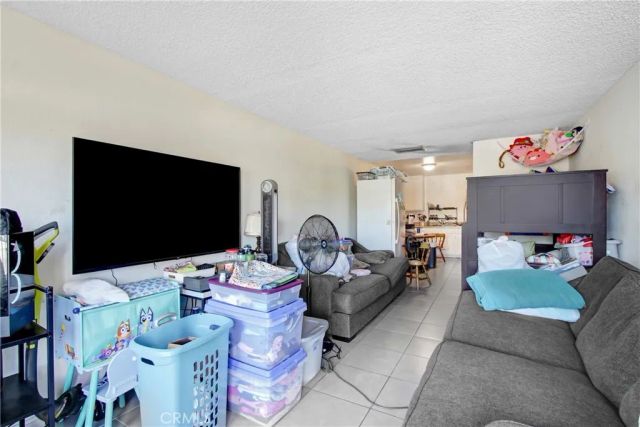 671 Greystone Lane, Hemet, CA 92543