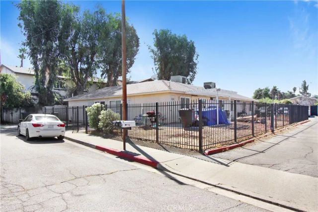 671 Greystone Lane, Hemet, CA 92543