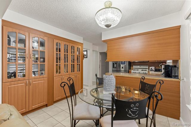 26611 Cecile Street, Dearborn Heights, MI 48127