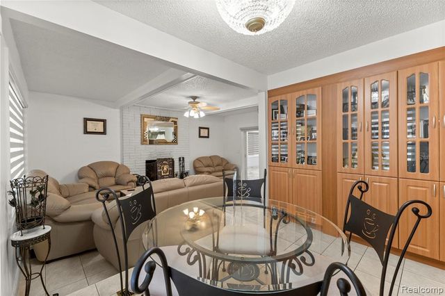 26611 Cecile Street, Dearborn Heights, MI 48127