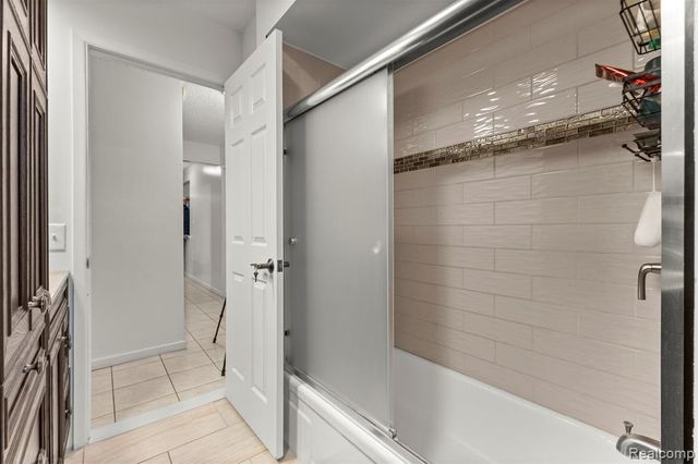 26611 Cecile Street, Dearborn Heights, MI 48127