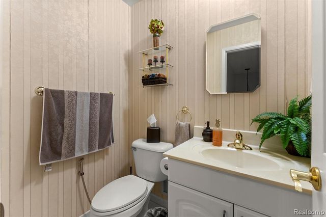 26611 Cecile Street, Dearborn Heights, MI 48127