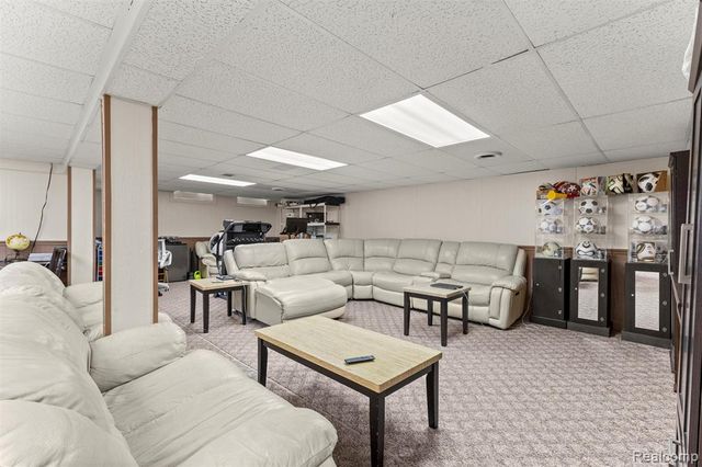 26611 Cecile Street, Dearborn Heights, MI 48127