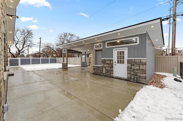 26611 Cecile Street, Dearborn Heights, MI 48127