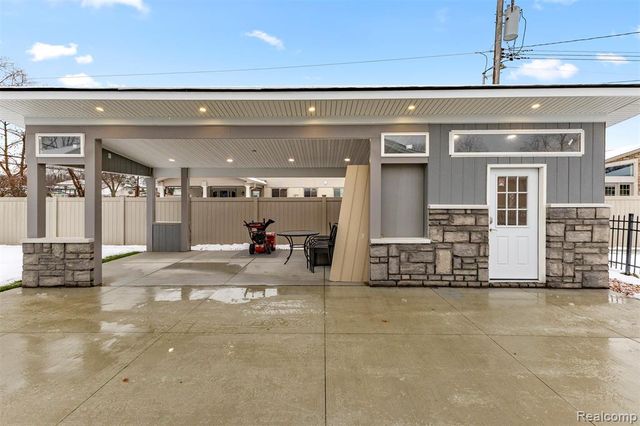 26611 Cecile Street, Dearborn Heights, MI 48127