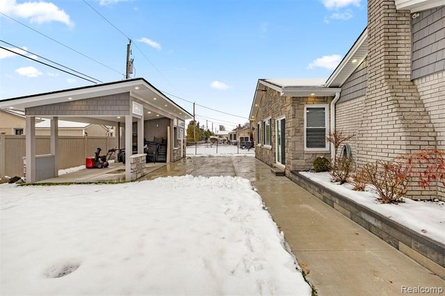 26611 Cecile Street, Dearborn Heights, MI 48127