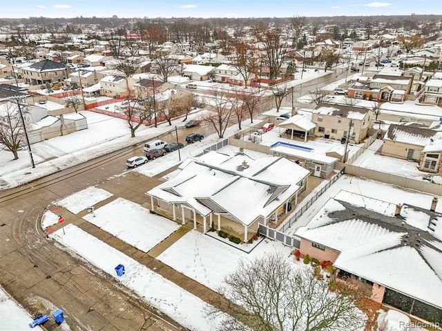 26611 Cecile Street, Dearborn Heights, MI 48127