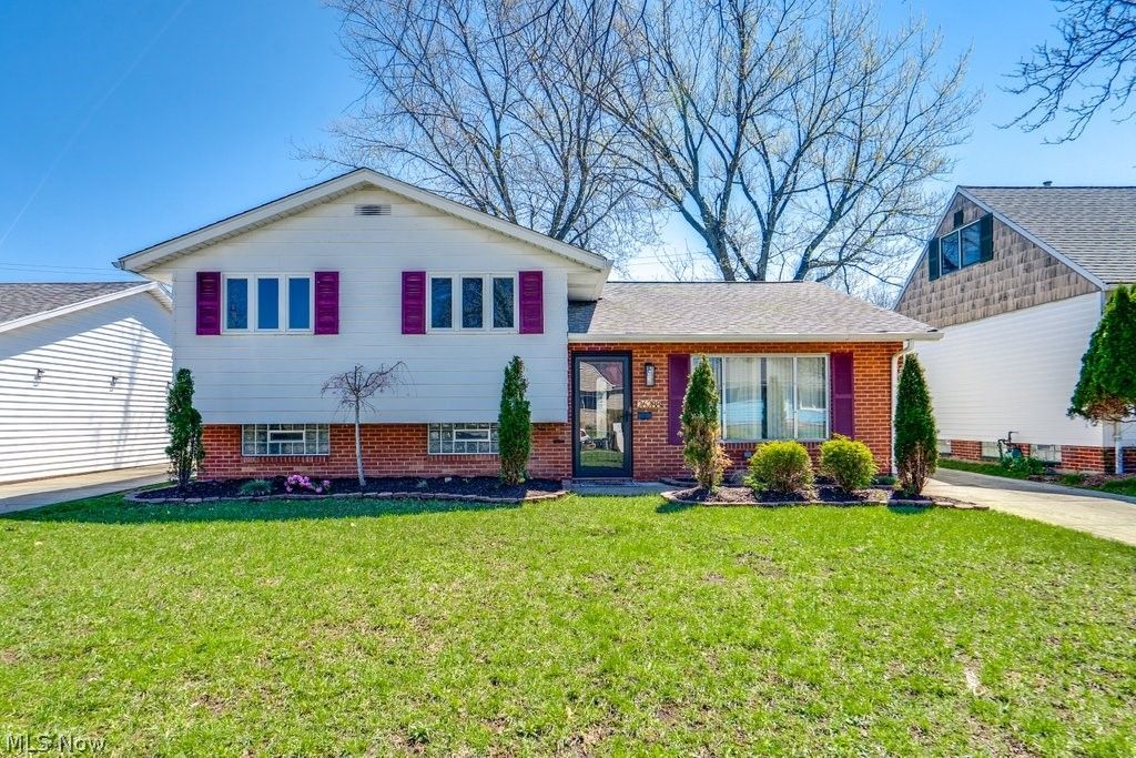 26288 Aaron Drive, Euclid, OH 44132