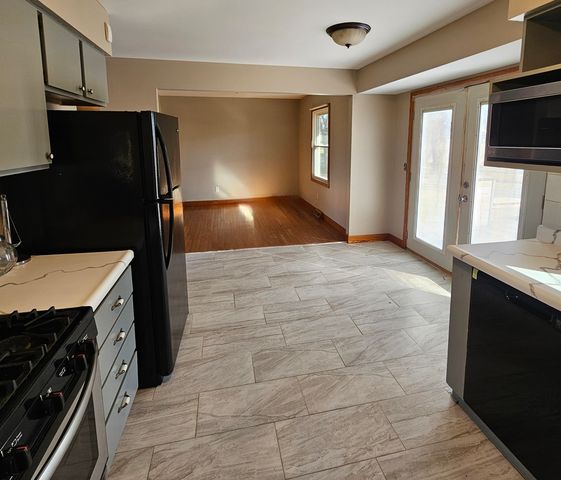 4696 PALMERSTONE Boulevard, Rockford, IL 61102