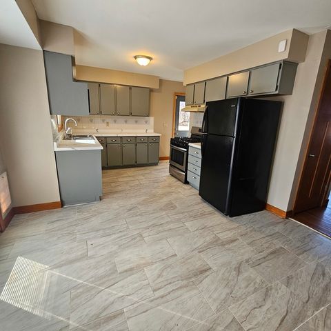 4696 PALMERSTONE Boulevard, Rockford, IL 61102