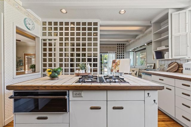 1735 N Hunter St, Stockton, CA 95204