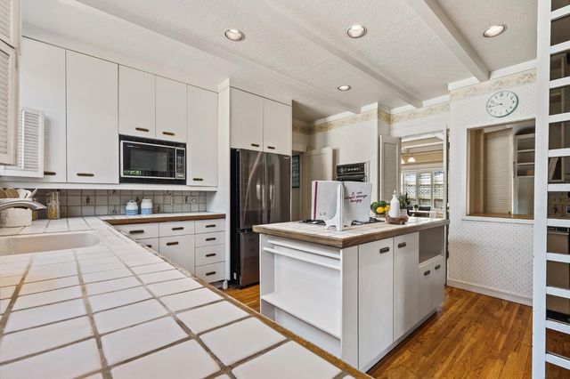 1735 N Hunter St, Stockton, CA 95204