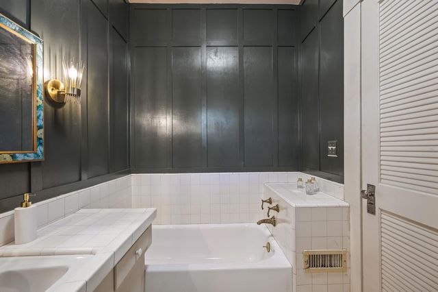 1735 N Hunter St, Stockton, CA 95204