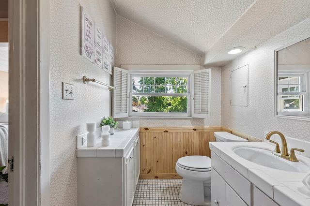 1735 N Hunter St, Stockton, CA 95204