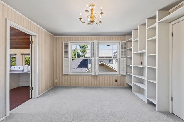 1735 N Hunter St, Stockton, CA 95204