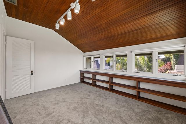 1735 N Hunter St, Stockton, CA 95204