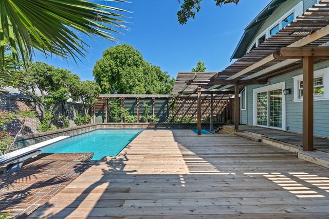 1735 N Hunter St, Stockton, CA 95204