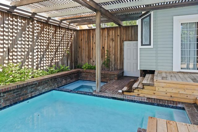 1735 N Hunter St, Stockton, CA 95204