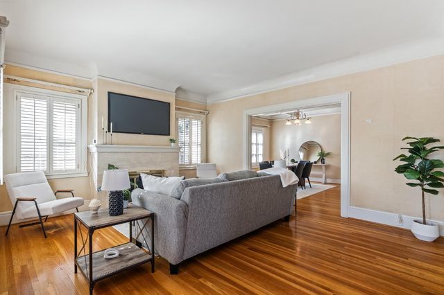 1735 N Hunter St, Stockton, CA 95204