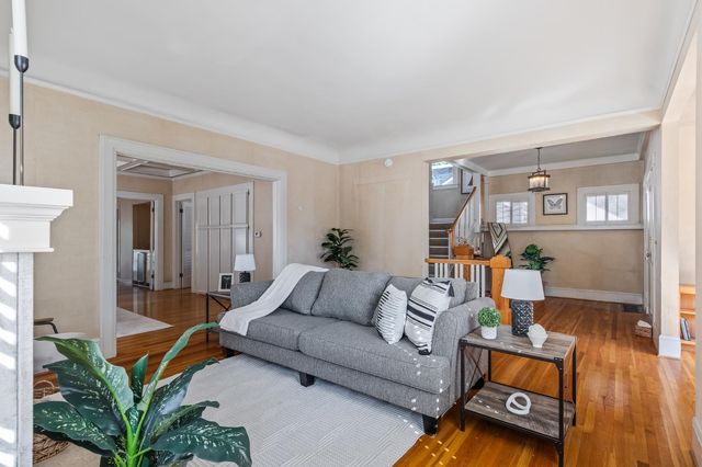 1735 N Hunter St, Stockton, CA 95204