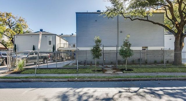 2902 Douglas 211, Dallas, TX 75219