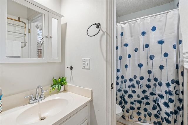 3502 NW Lake Drive, Lee's Summit, MO 64064