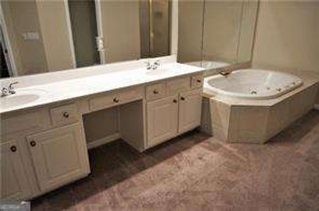 4372 Paces Point Circle SE, Smyrna, GA 30080