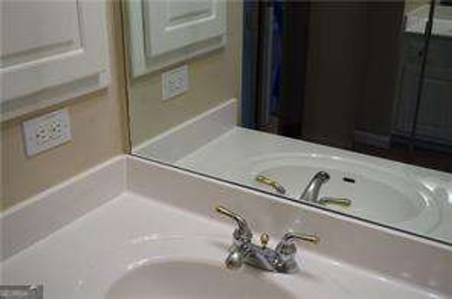 4372 Paces Point Circle SE, Smyrna, GA 30080