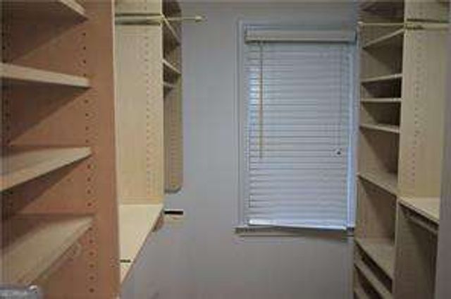 4372 Paces Point Circle SE, Smyrna, GA 30080