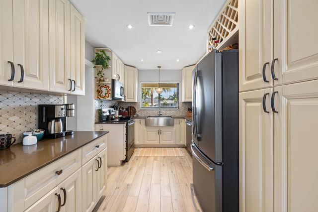 310 Orange Way, West Palm Beach, FL 33405