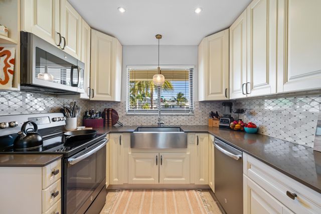 310 Orange Way, West Palm Beach, FL 33405