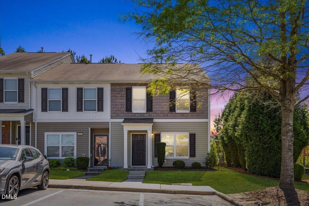 100 Stratford Lakes Drive 384, Durham, NC 27713