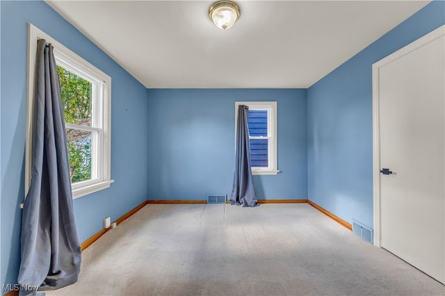 15861 Glenridge Avenue, Middleburg Heights, OH 44130