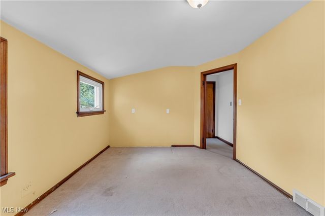 15861 Glenridge Avenue, Middleburg Heights, OH 44130