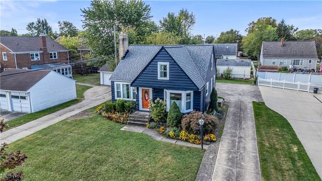 15861 Glenridge Avenue, Middleburg Heights, OH 44130