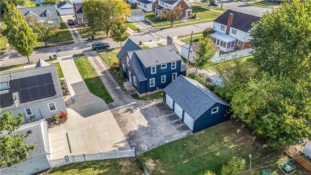 15861 Glenridge Avenue, Middleburg Heights, OH 44130