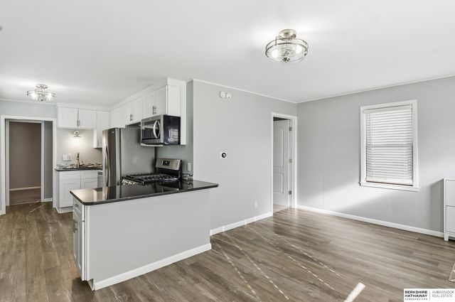 1902 S 14th Street, Omaha, NE 68108