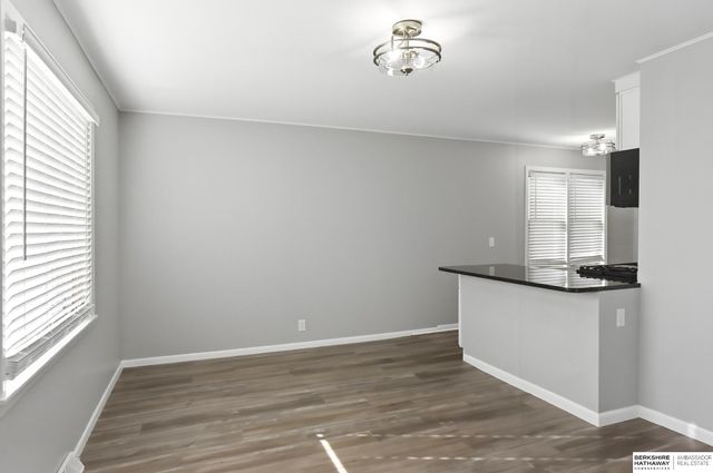 1902 S 14th Street, Omaha, NE 68108