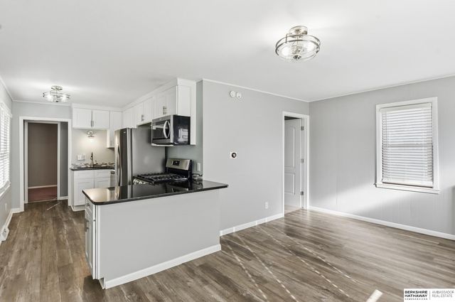 1902 S 14th Street, Omaha, NE 68108