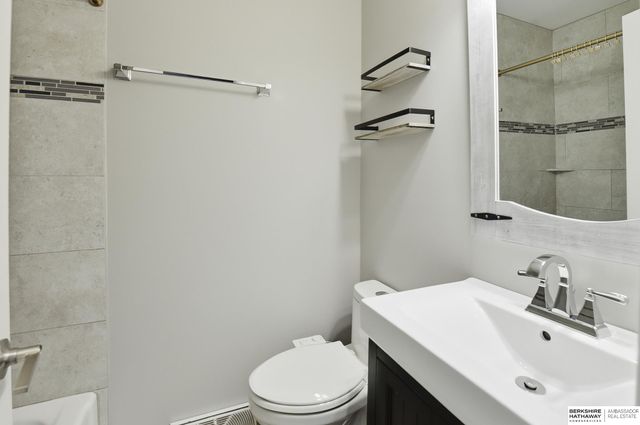 1902 S 14th Street, Omaha, NE 68108