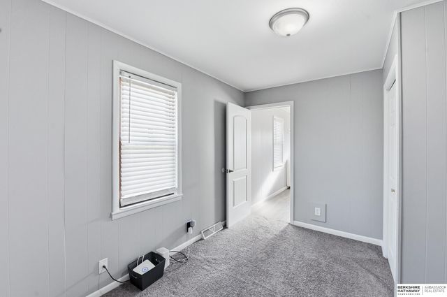 1902 S 14th Street, Omaha, NE 68108