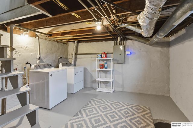 1902 S 14th Street, Omaha, NE 68108