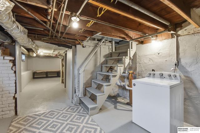 1902 S 14th Street, Omaha, NE 68108