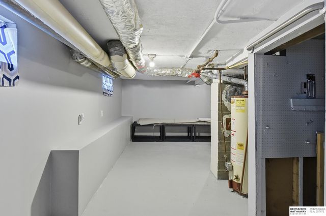 1902 S 14th Street, Omaha, NE 68108